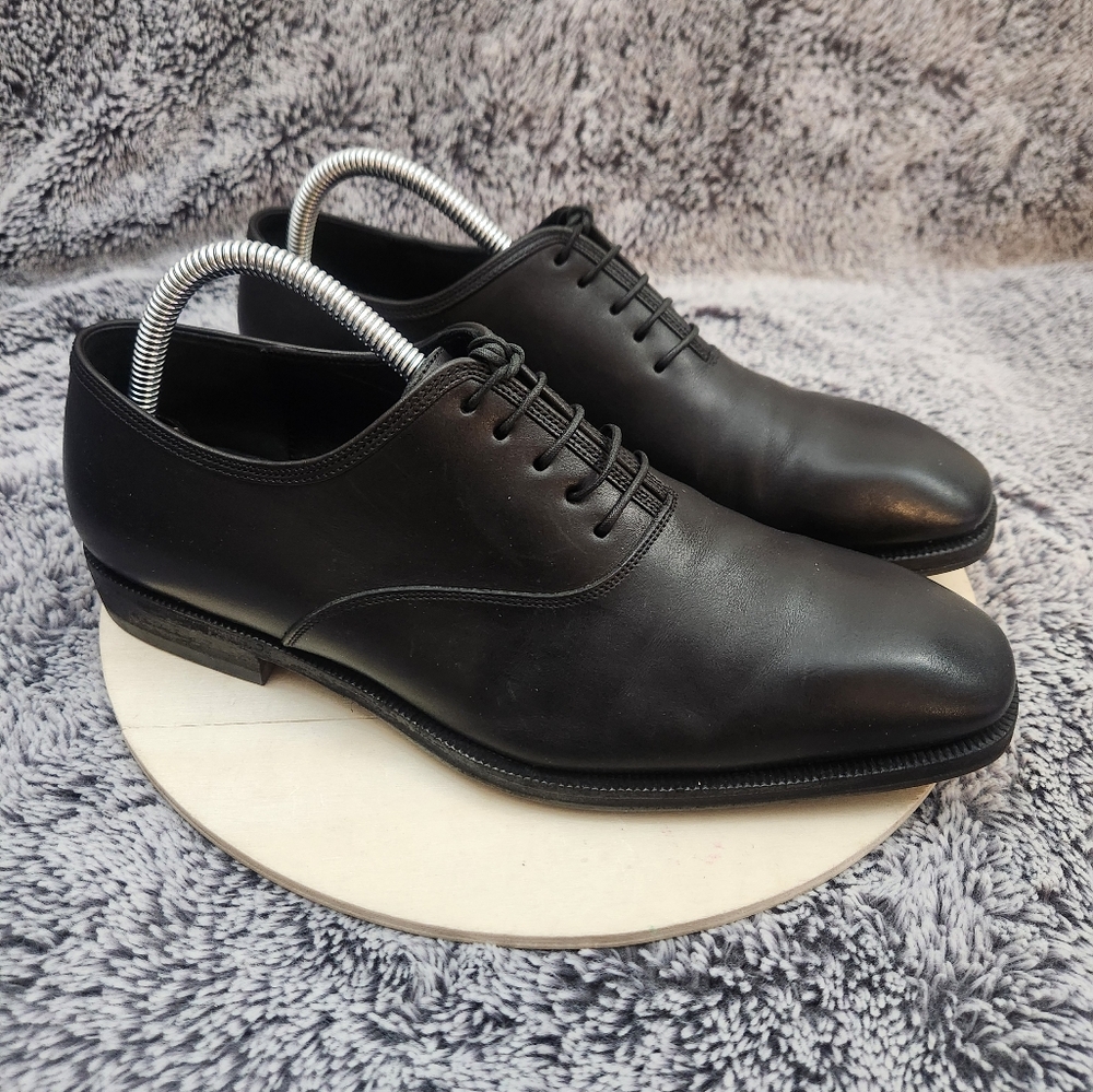 Ferragamo Classic Black Men's Leather Derby Shoes